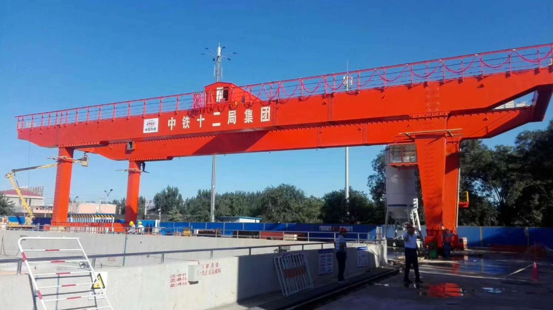 地铁门式起重机的外观需要采取哪些维护措施