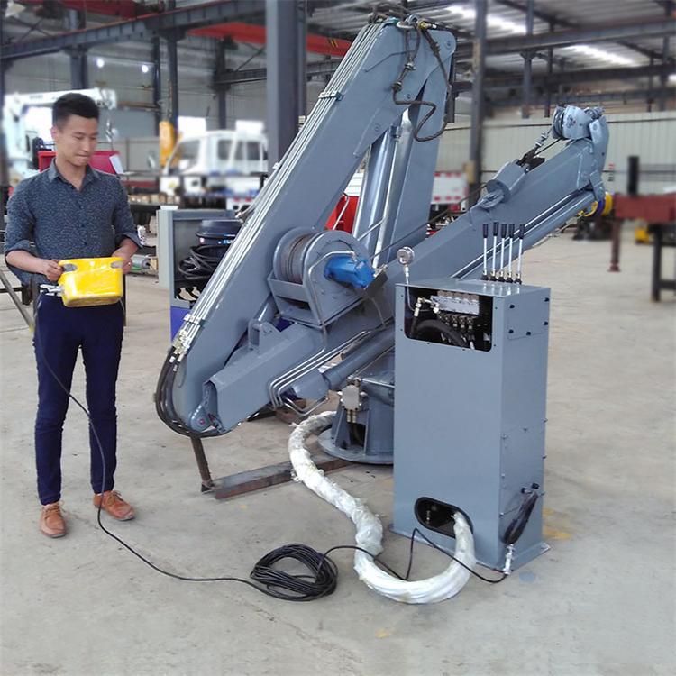 智能折臂起重机有什么优点与特点。