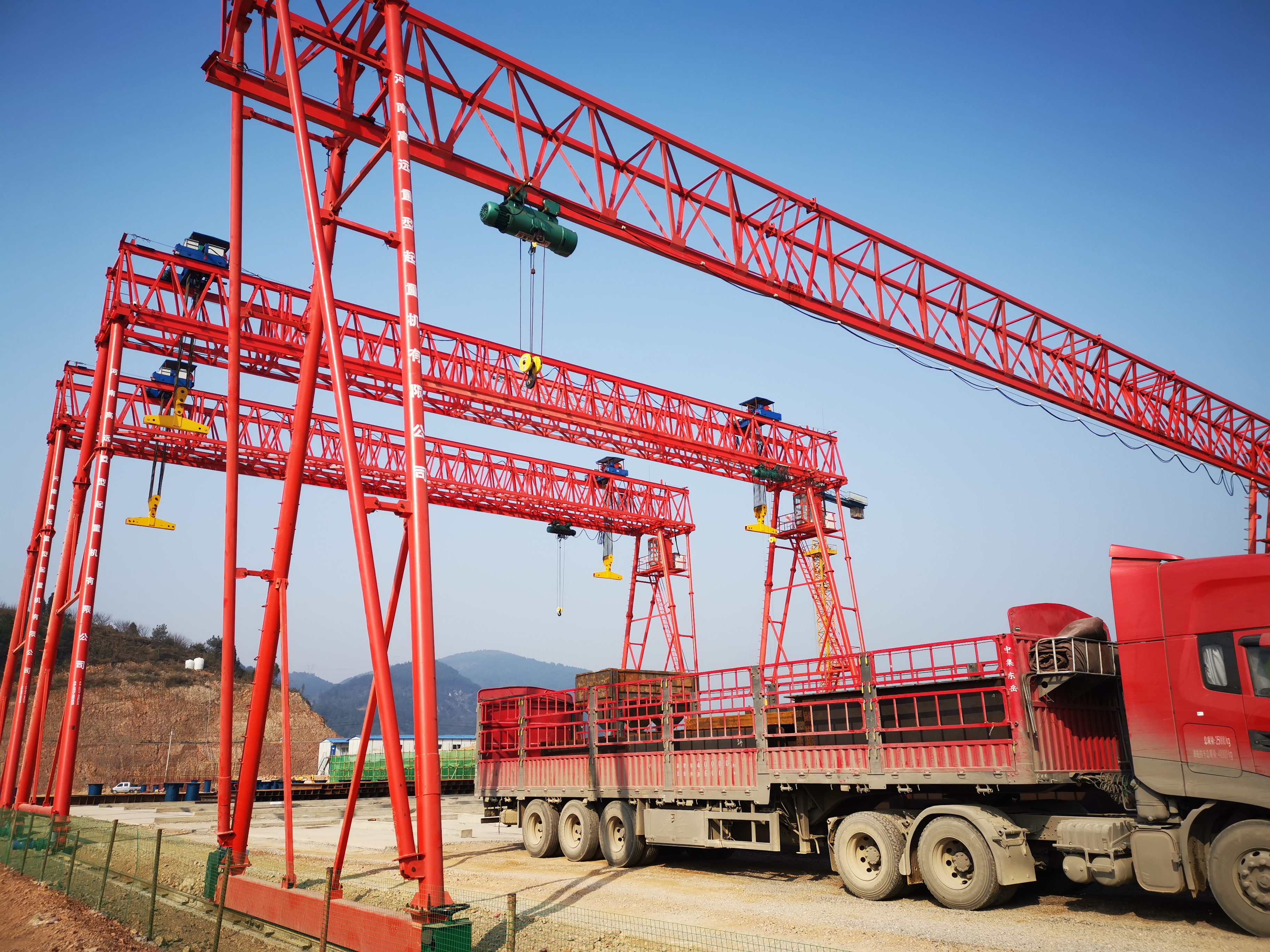 龙门吊应该如何选择其跨度和悬臂长度