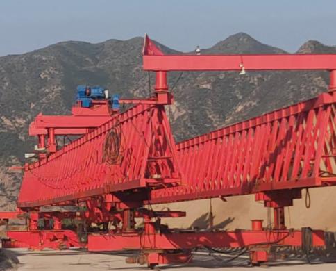 GYLQ200T-40M自平衡过跨架桥机在使用时有哪些优点呢？