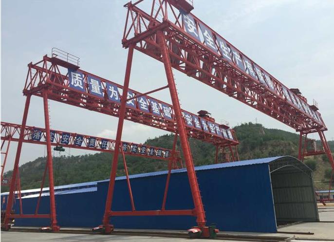 路桥门式起重机的运行速度和哪些因素有关？