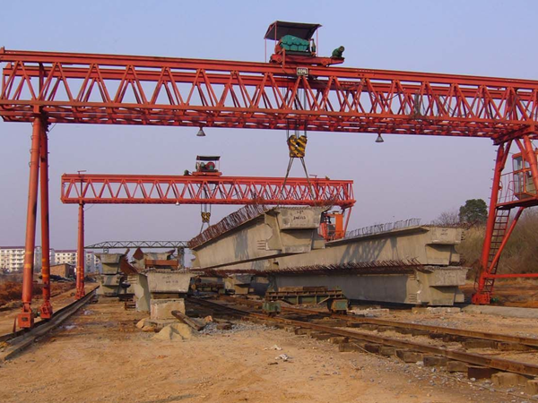 龙门吊起重机的操作人员应如何正确上岗？