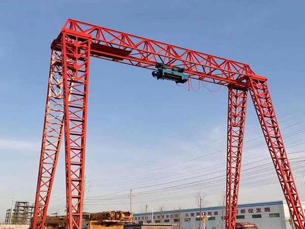 如何评估龙门吊作业现场的安全风险?